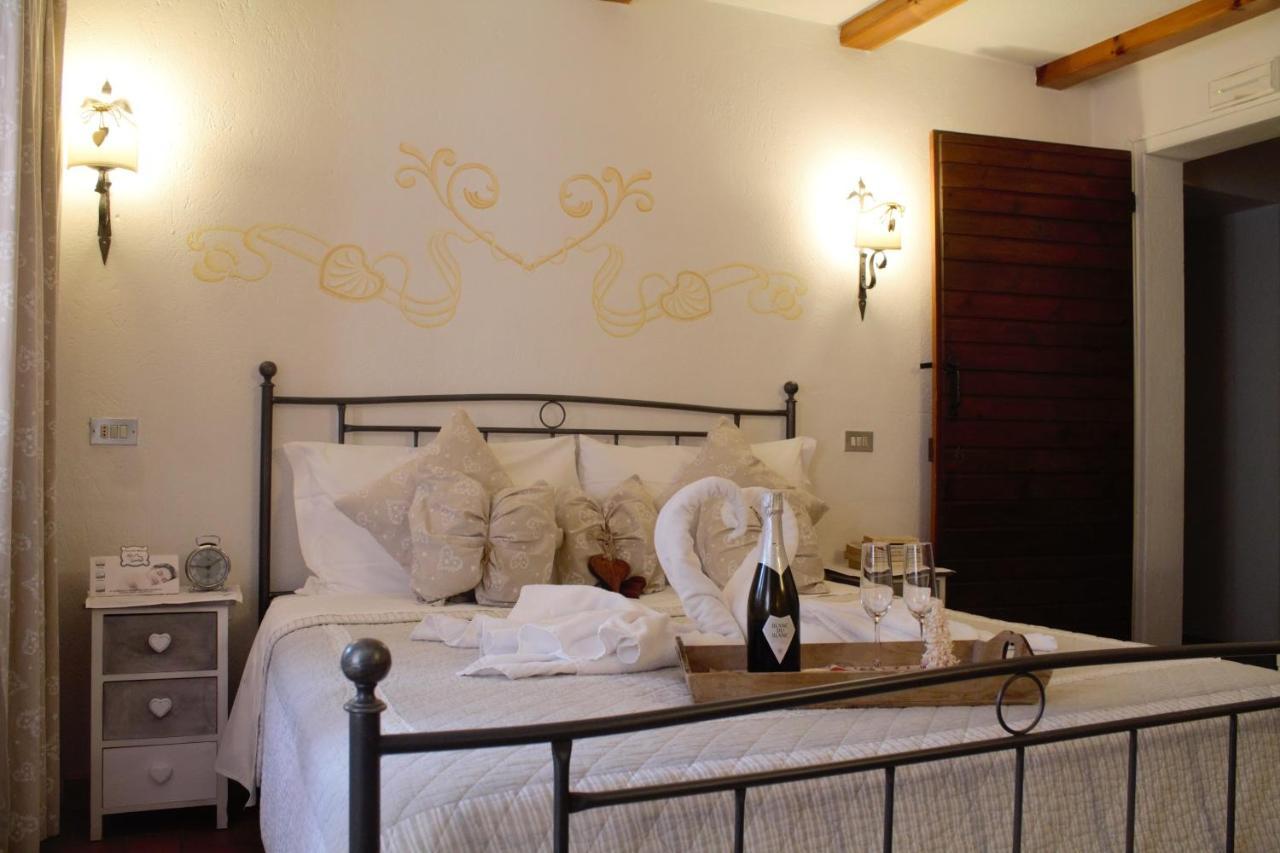 Le Coeur Du Pont Hotel Donnaz Екстериор снимка