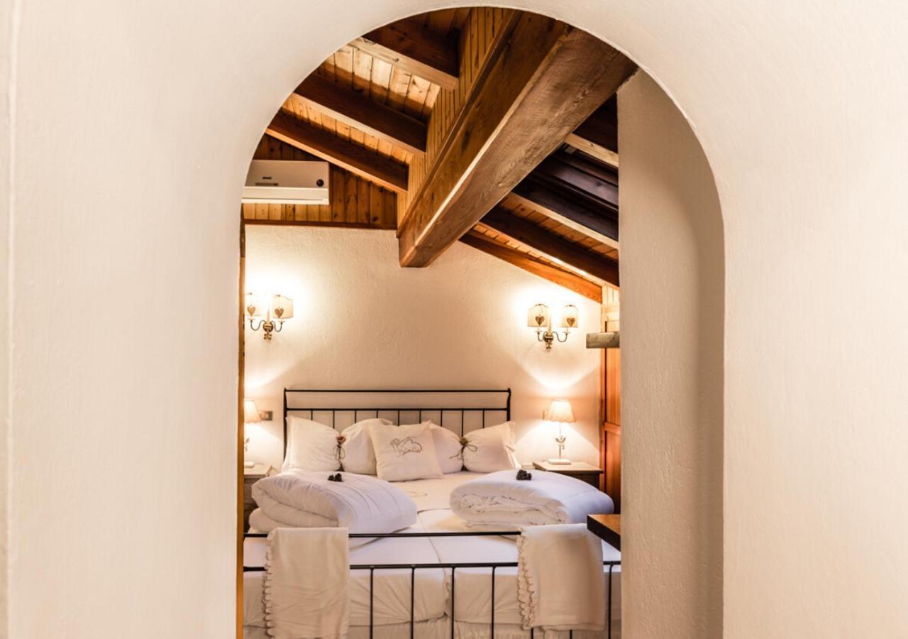 Le Coeur Du Pont Hotel Donnaz Екстериор снимка
