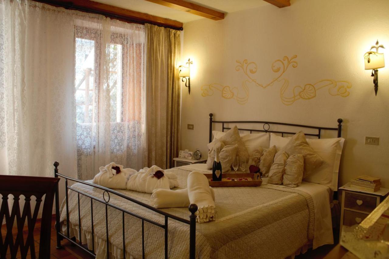Le Coeur Du Pont Hotel Donnaz Екстериор снимка