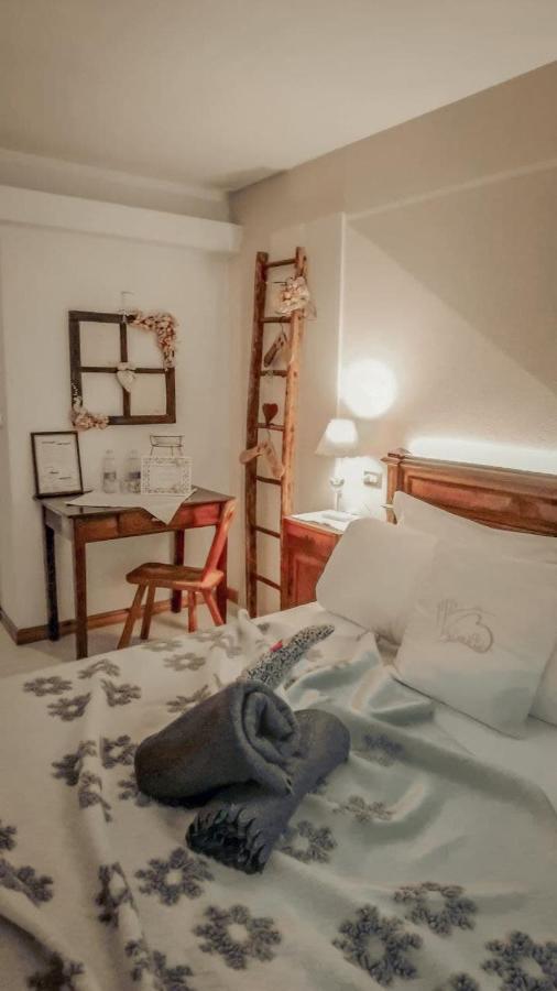 Le Coeur Du Pont Hotel Donnaz Екстериор снимка