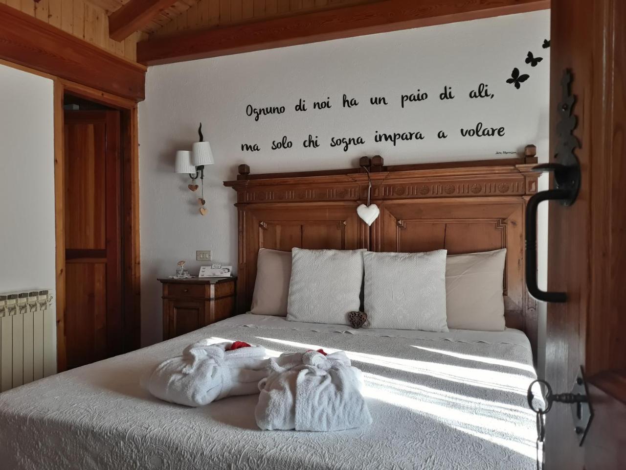 Le Coeur Du Pont Hotel Donnaz Екстериор снимка