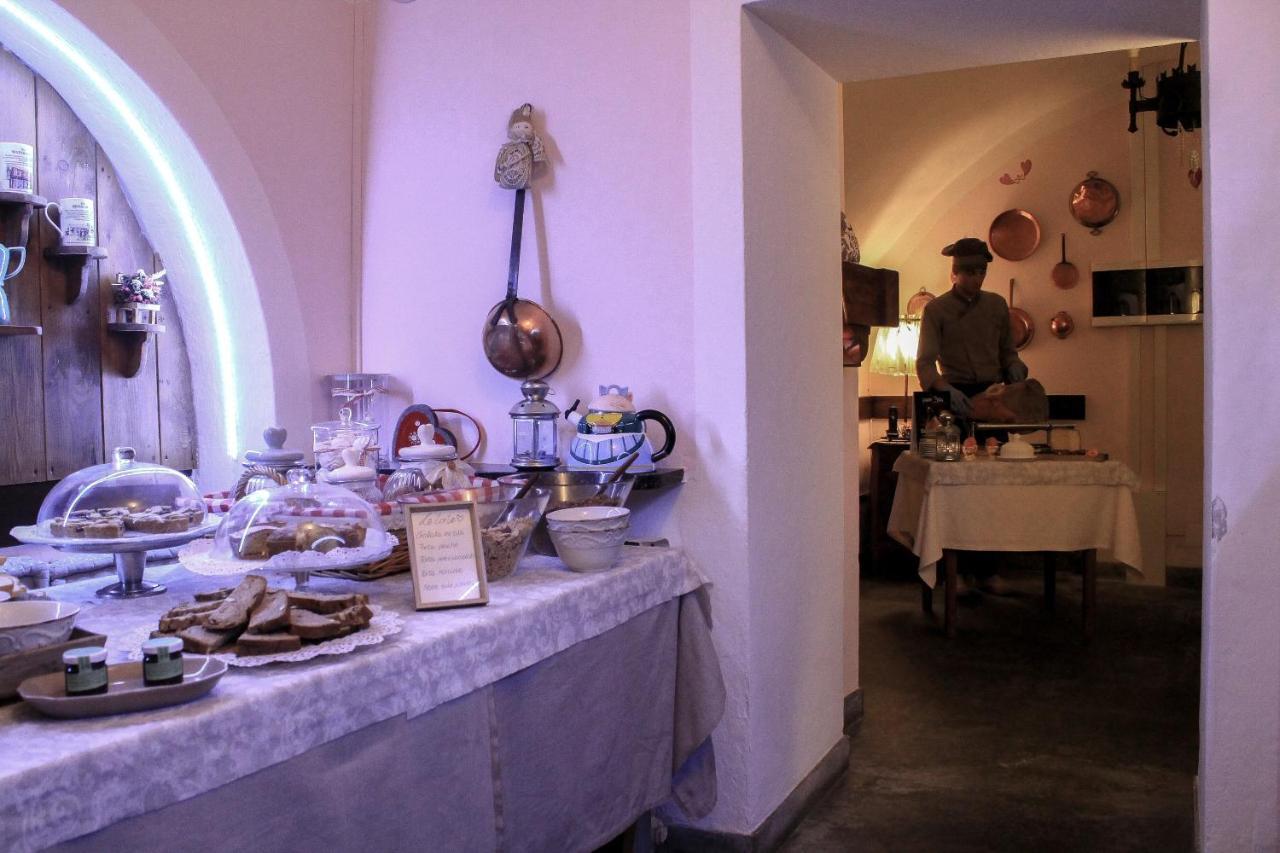 Le Coeur Du Pont Hotel Donnaz Екстериор снимка